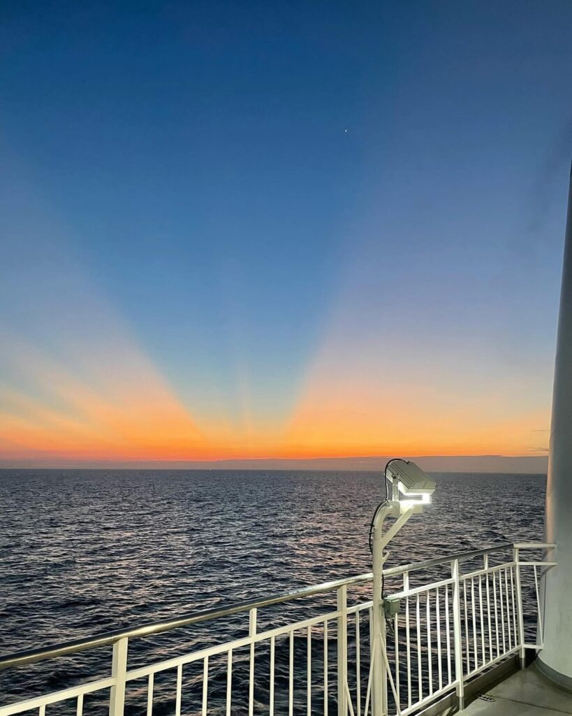 新臺馬輪海上日出2