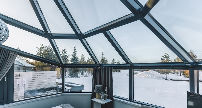 玻璃屋 (Glass Igloo)