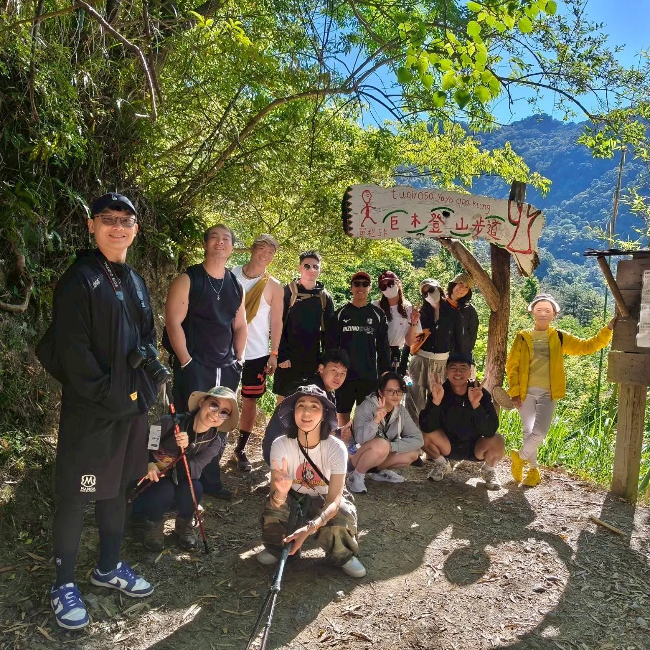 司馬庫斯六到八人小團一起健行巨木群步道